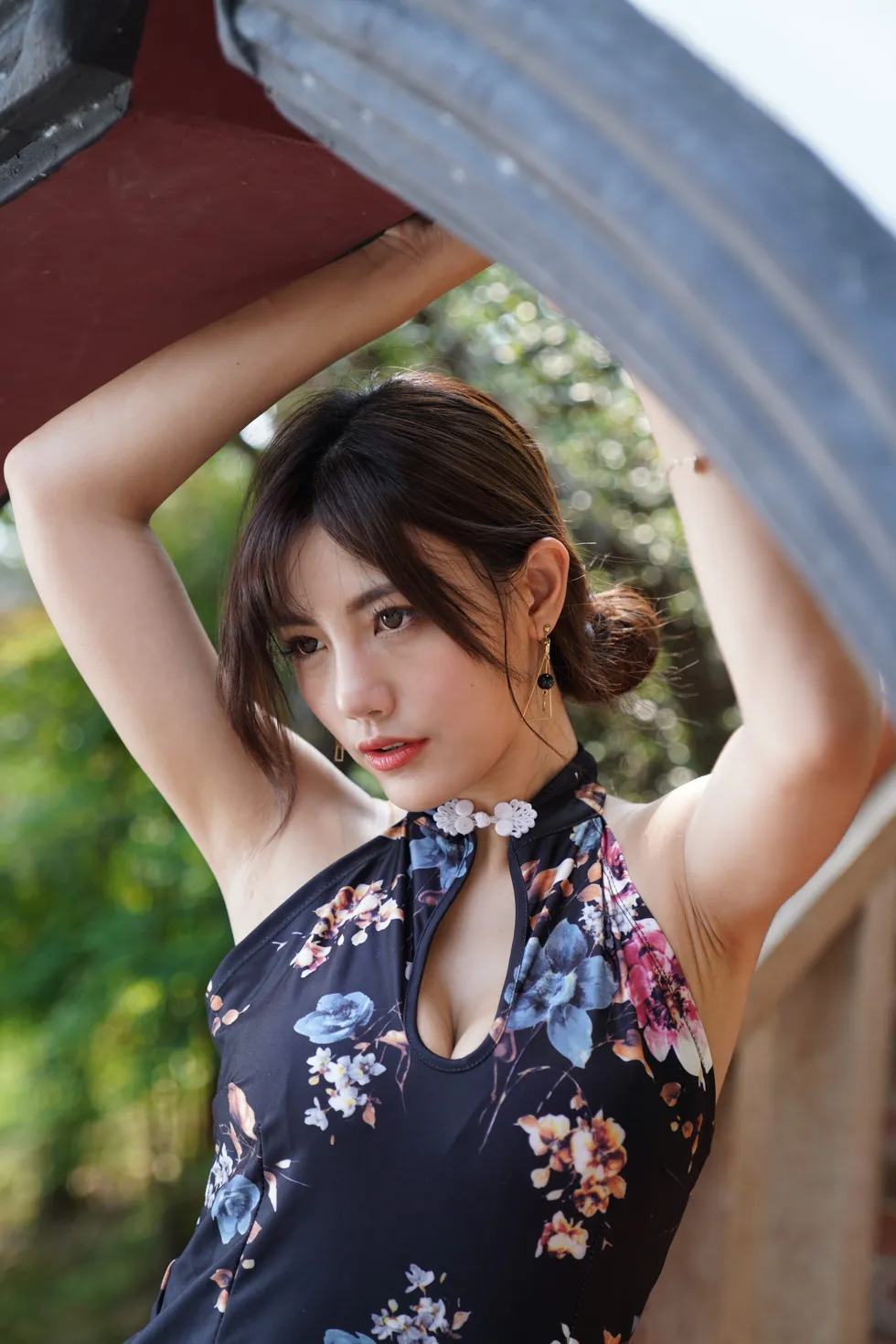 [街拍丝足] NO.104 陈葳 蓝花短旗袍高跟美腿 #街拍丝足、美足#[117P]-096