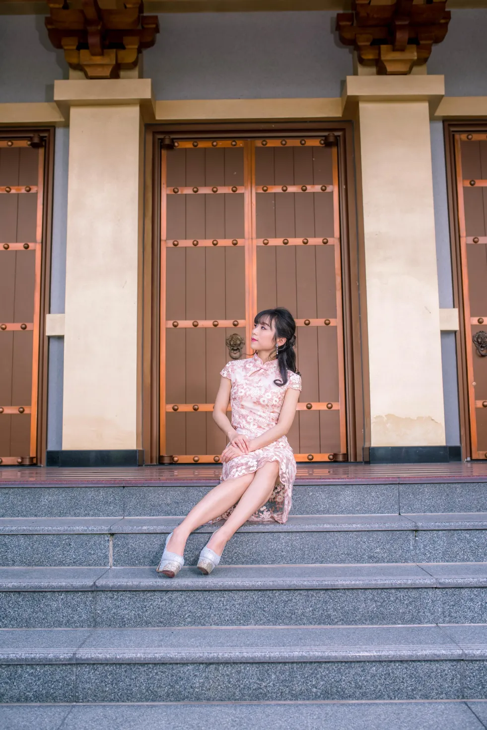 [街拍丝足] NO.188 余宸 旗袍高跟美腿 #街拍丝足、美足#[88P]-026