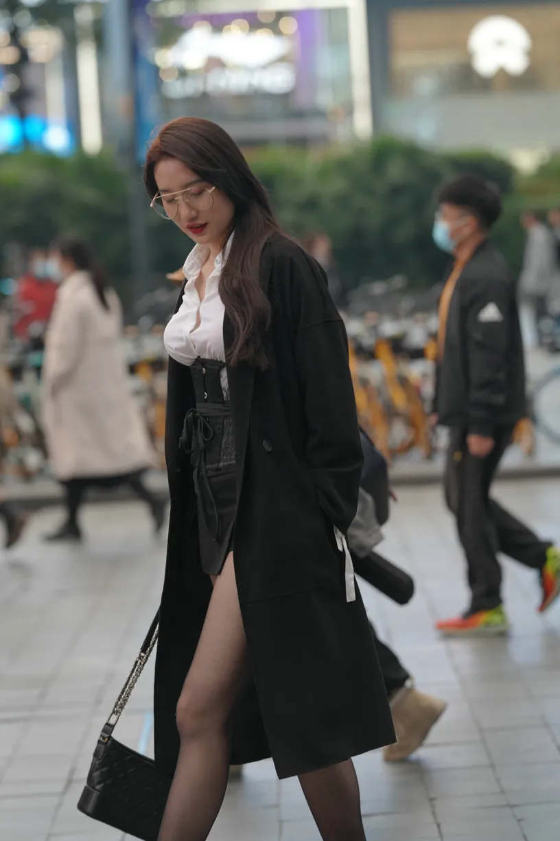 [街拍丝足] NO.160 黑丝大长腿 #街拍丝足、美足#[201P]-073