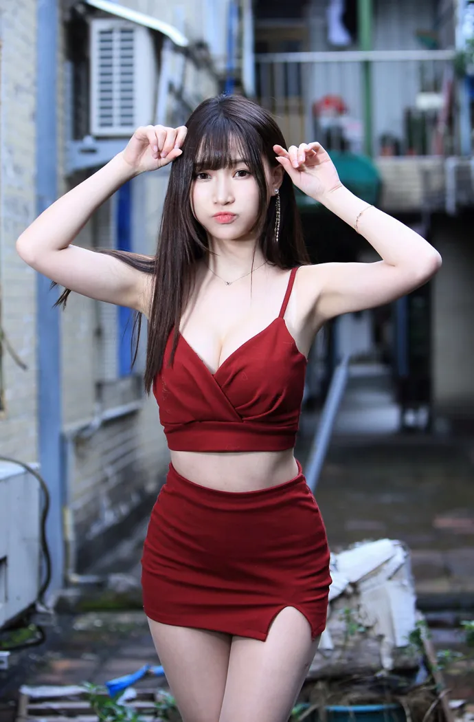[街拍丝足] NO.100 张雅筑 紧身短裙丝袜高跟美腿 #街拍丝足、美足#[64P]-046