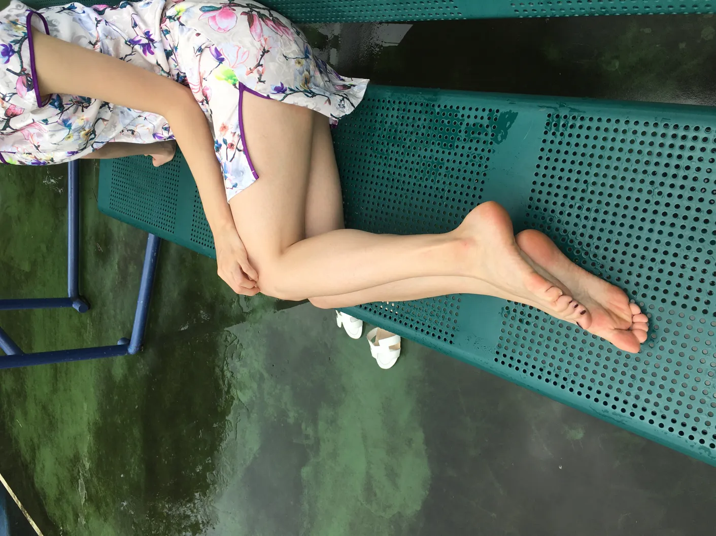 [街拍丝足] NO.021 男科医生小石的超嫩美足长腿网球场写真 #街拍丝足、美足#[80P]-072