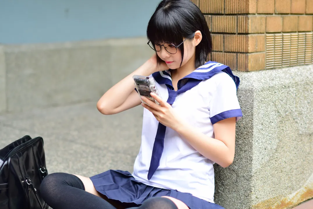 [街拍丝足] NO.171 海琳 学生制服 #街拍丝足、美足#[73P]-055