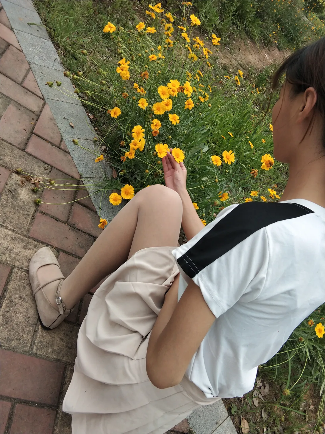 [街拍丝足] NO.016 肉丝绑带平底鞋 #街拍丝足、美足#[24P]-002