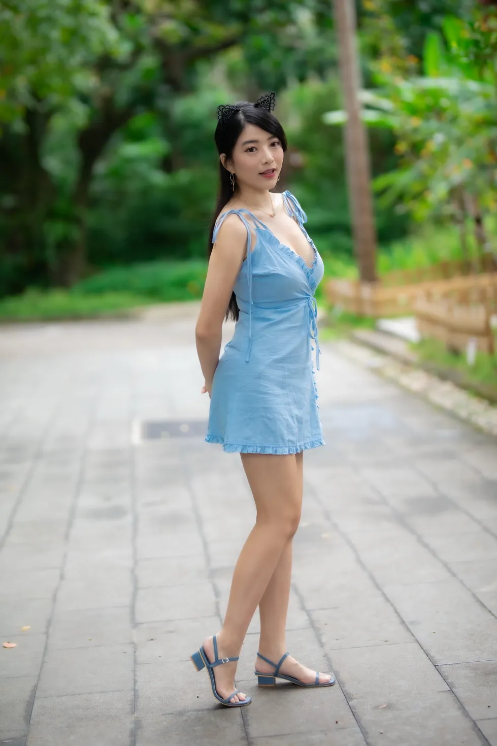 [街拍丝足] NO.170 湘芹 吊带连衣裙高跟美腿 #街拍丝足、美足#[48P]-042