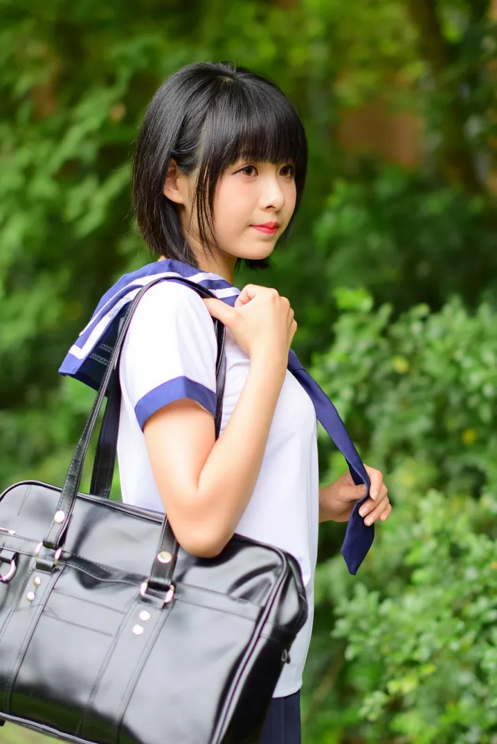 [街拍丝足] NO.171 海琳 学生制服 #街拍丝足、美足#[73P]-027