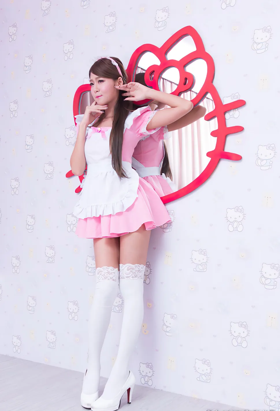 [街拍丝足] NO.173 小雪 女仆装膝上白丝高跟美腿 #街拍丝足、美足#[147P]-038