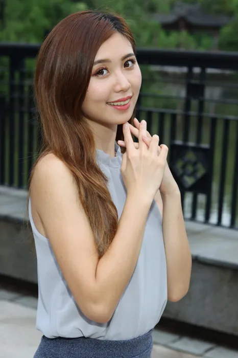 [街拍丝足] NO.093 長腿美模 Shuk Man 短裙 高跟美腿外拍 #街拍丝足、美足#[101P]-094