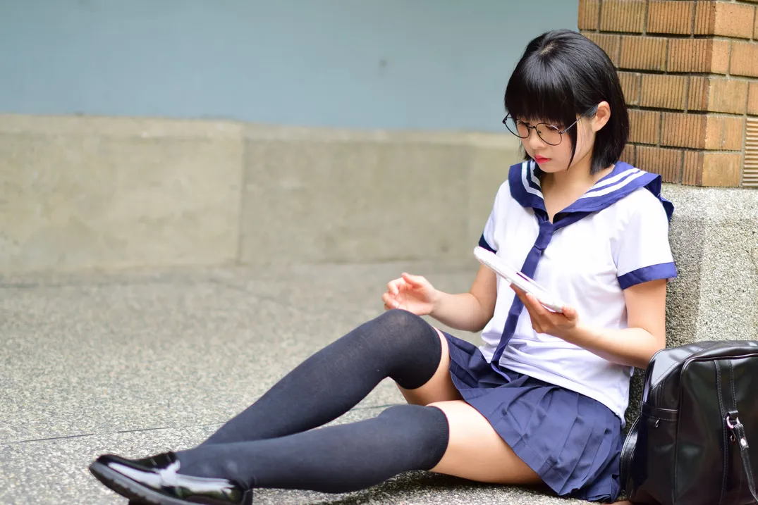 [街拍丝足] NO.171 海琳 学生制服 #街拍丝足、美足#[73P]-069