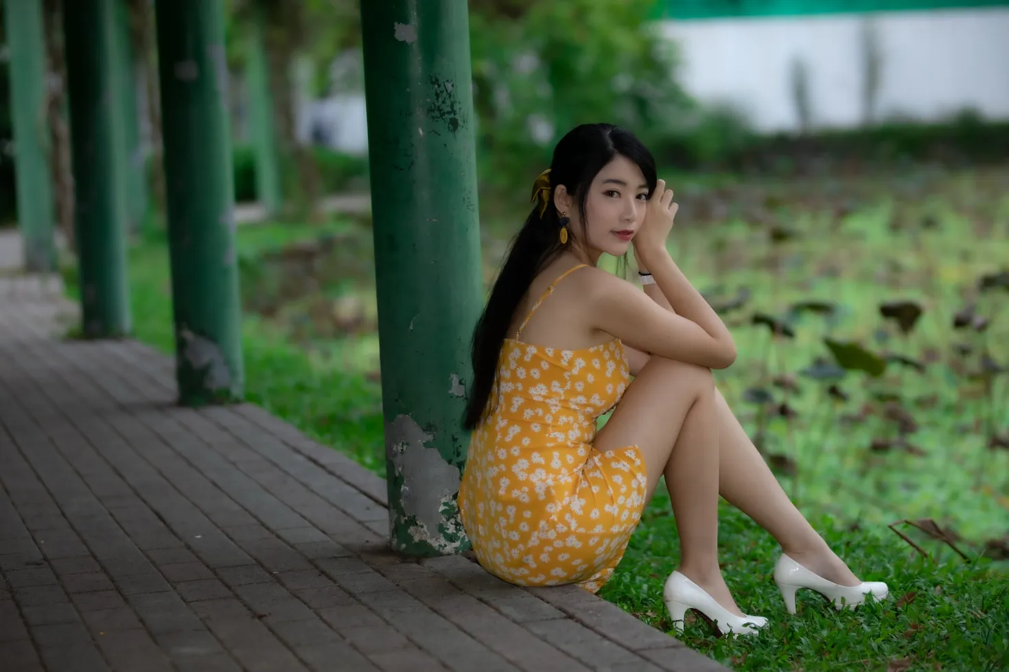 [街拍丝足] NO.170 湘芹 吊带连衣裙高跟美腿 #街拍丝足、美足#[48P]-004