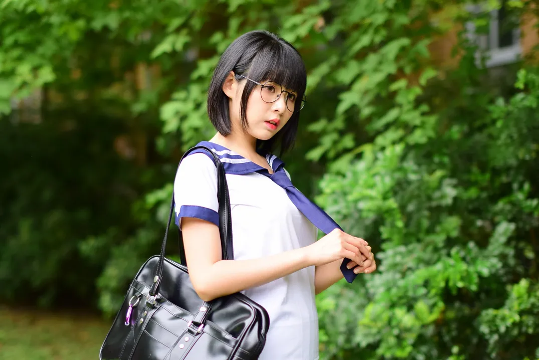 [街拍丝足] NO.171 海琳 学生制服 #街拍丝足、美足#[73P]-010