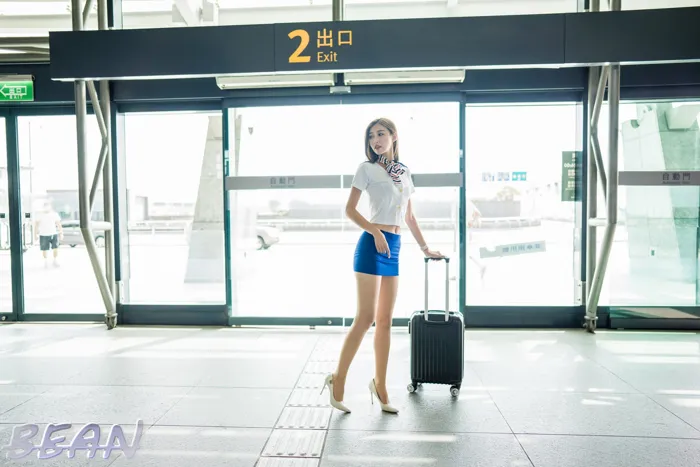 [街拍丝足] NO.219 金允乔 台中高铁 高跟美腿外拍  #街拍丝足、美足#[82P]-041