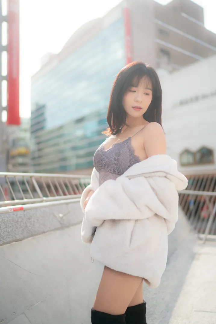 [街拍丝足] NO.215 YoYo 牛仔短裤长靴 #街拍丝足、美足#[109P]-081