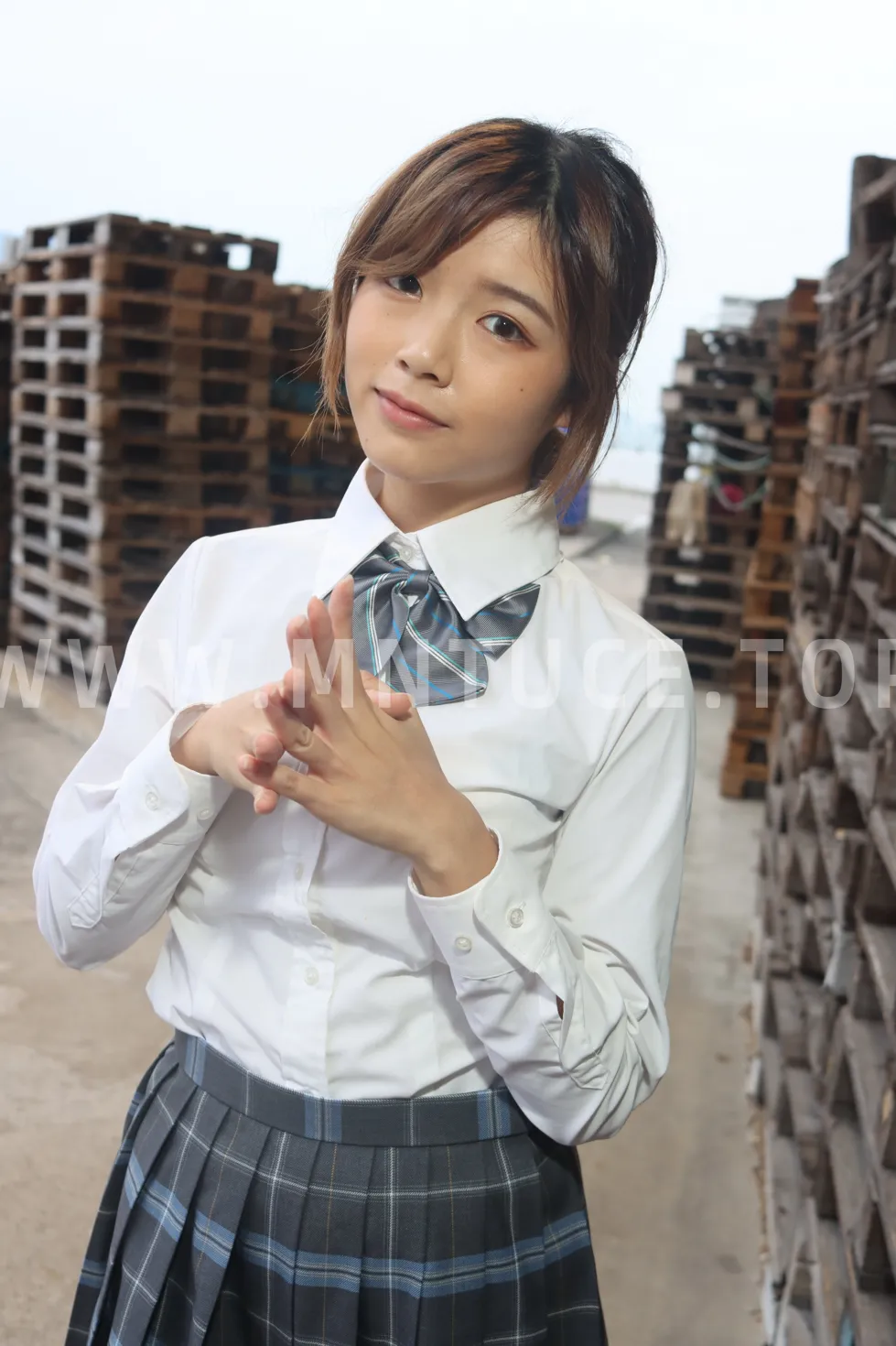 [街拍丝足] NO.144 Kandi 学生制服美腿 #街拍丝足、美足#[110P]-050