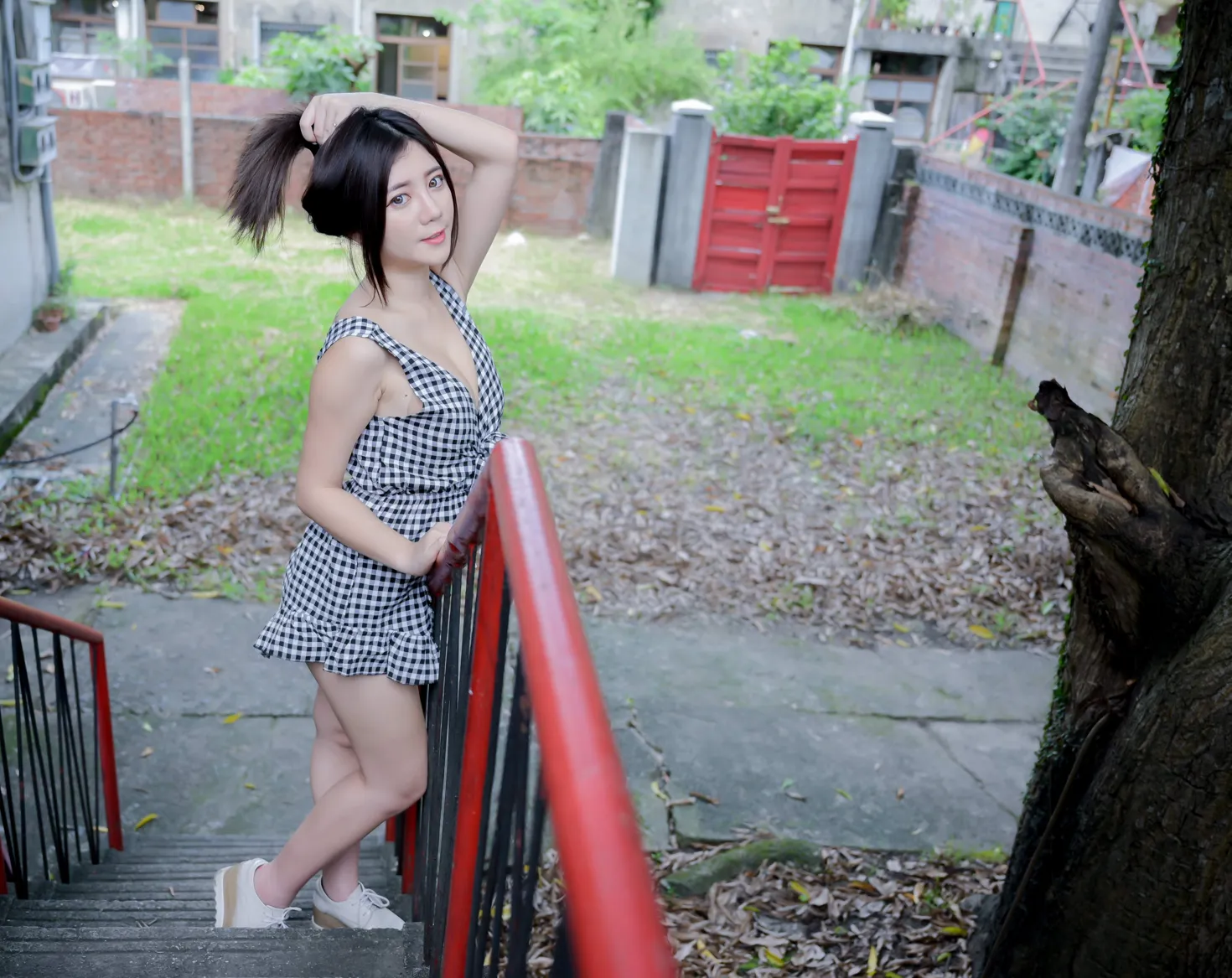 [街拍丝足] NO.214 乐乐 休闲布鞋美腿  #街拍丝足、美足#[95P]-080