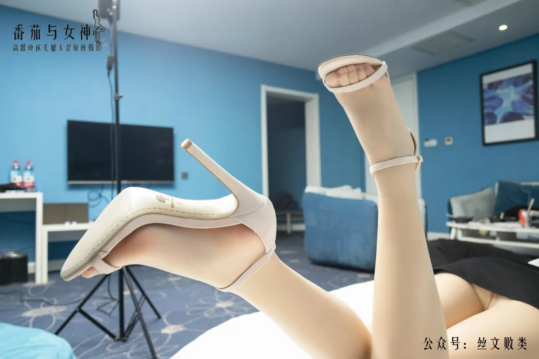 [街拍丝足] NO.036 小如 – 超短 超薄 超多细节 #街拍丝足、美足#[96P]-004