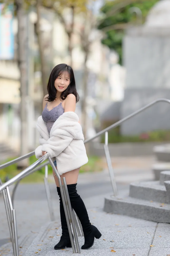 [街拍丝足] NO.215 YoYo 牛仔短裤长靴 #街拍丝足、美足#[109P]-060
