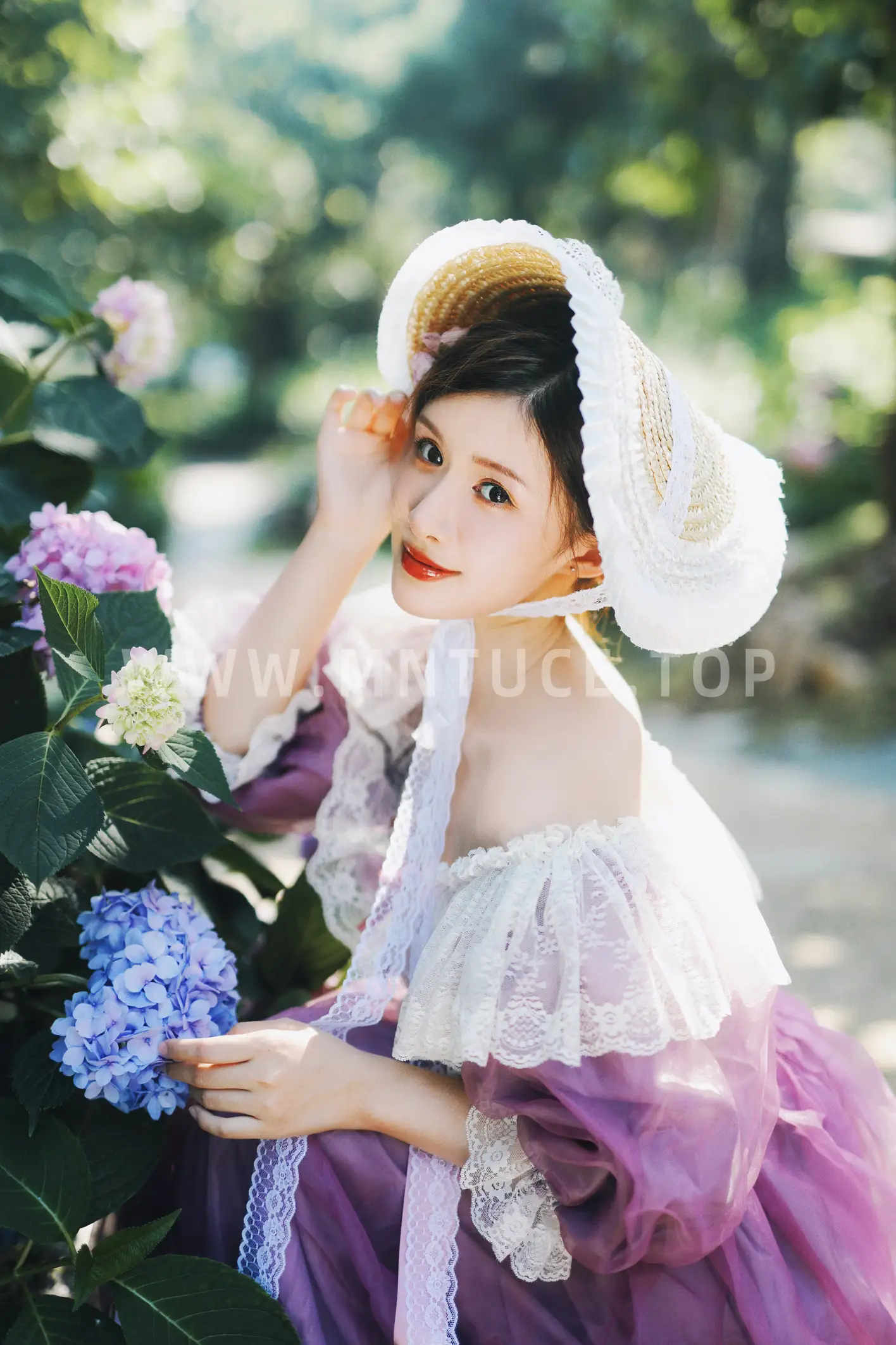 [艺图语] 2022.08.29 Vol.1820-036