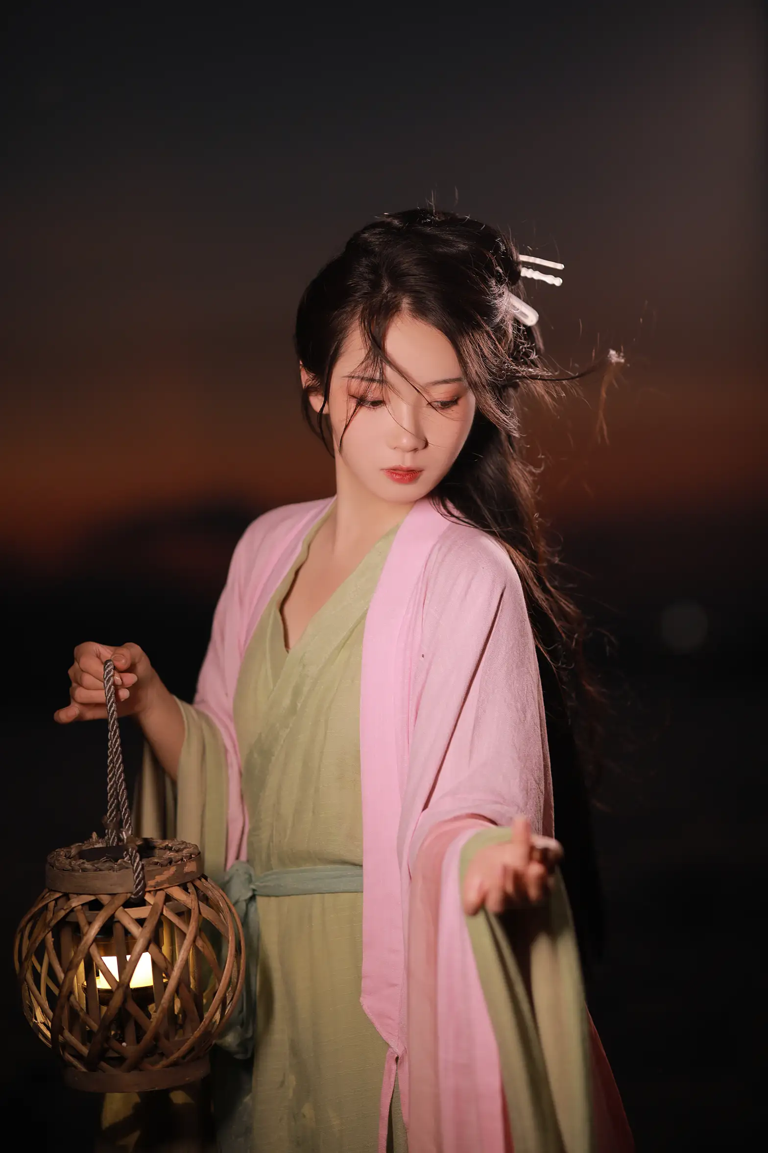 [艺图语] 2022.08.30 Vol.1828-026