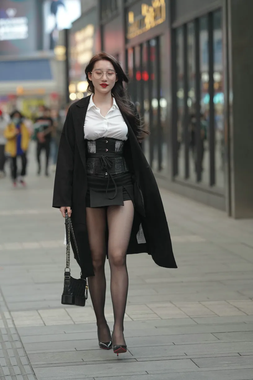 [街拍丝足] NO.160 黑丝大长腿 #街拍丝足、美足#[201P]-036