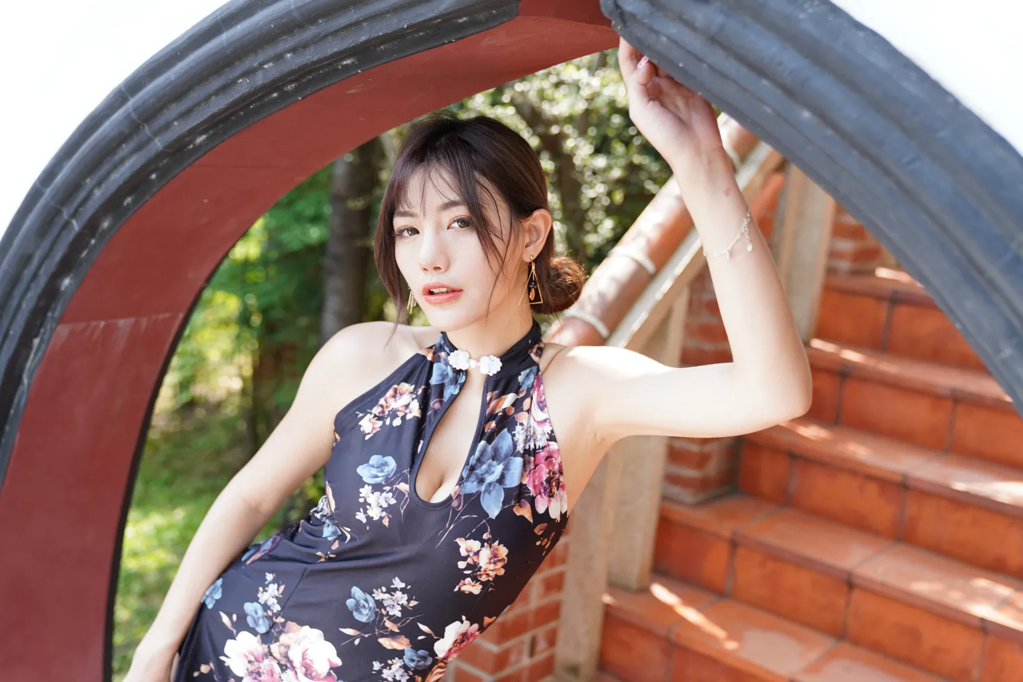 [街拍丝足] NO.104 陈葳 蓝花短旗袍高跟美腿 #街拍丝足、美足#[117P]-017