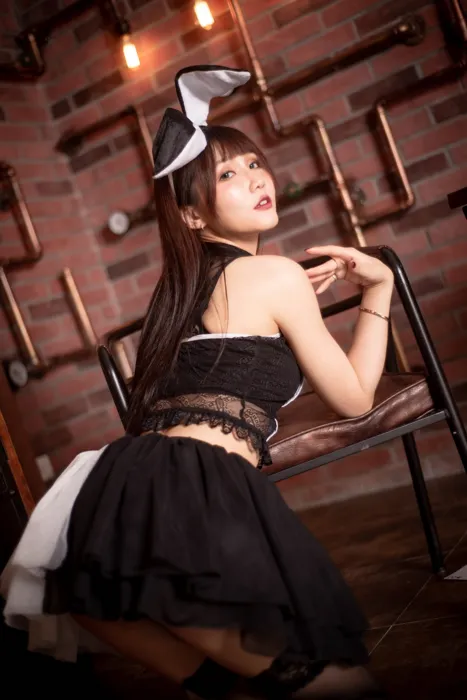 [街拍丝足] NO.079  乔乔儿 兔女郎 高跟美腿外拍 #街拍丝足、美足#[48P]-029