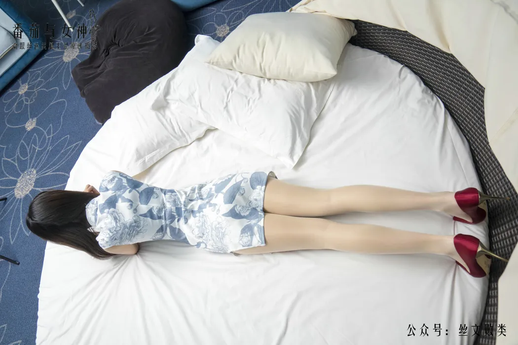 [街拍丝足] NO.038 小如的高叉旗袍 #街拍丝足、美足#[96P]-027