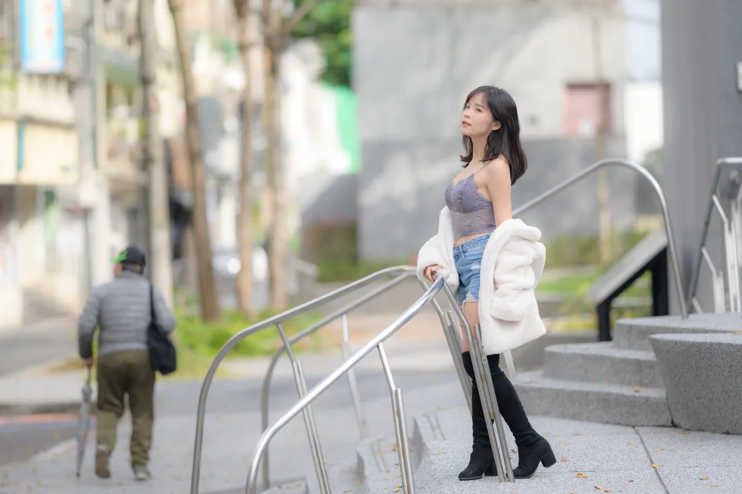 [街拍丝足] NO.215 YoYo 牛仔短裤长靴 #街拍丝足、美足#[109P]-073