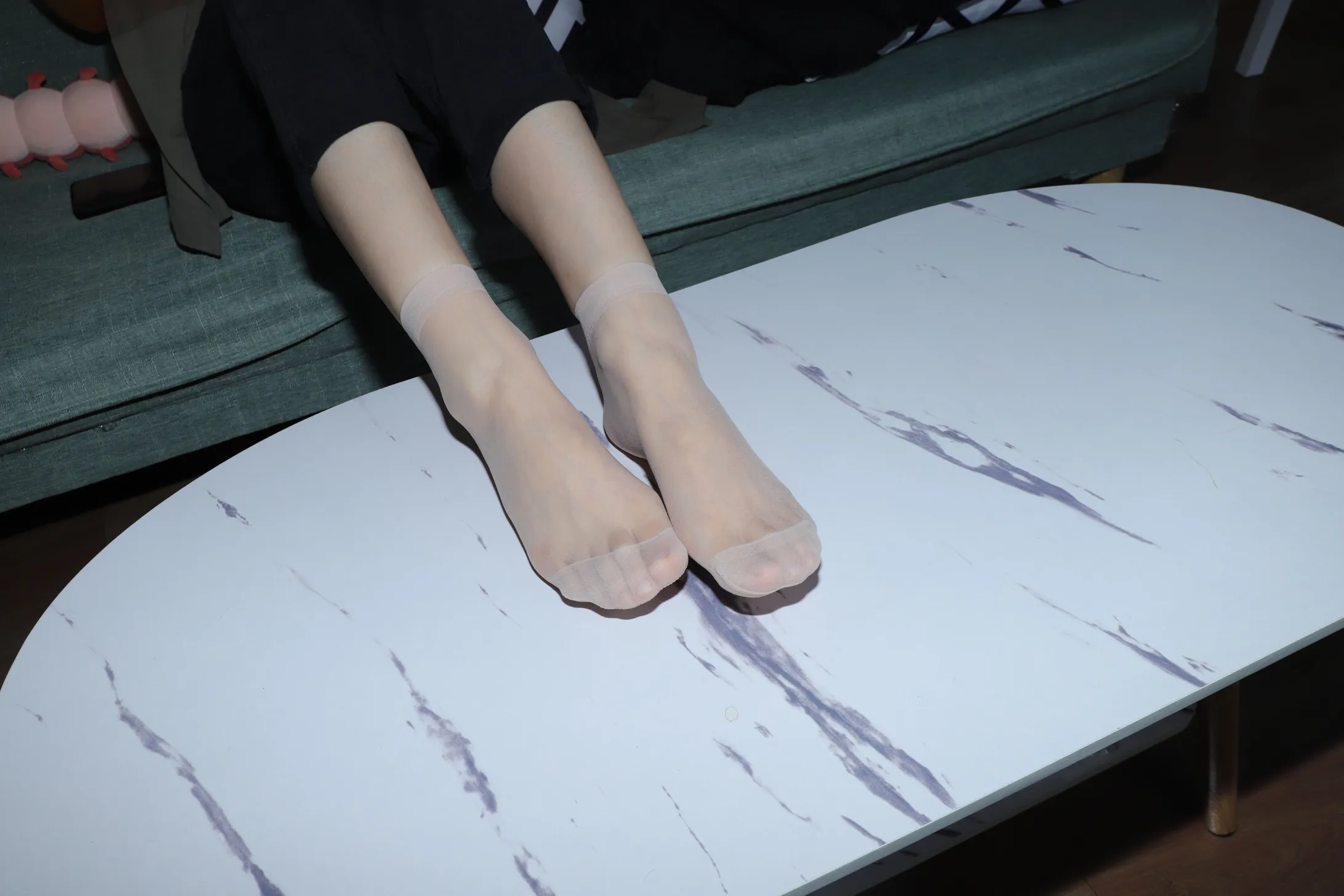 [街拍丝足] NO.125 精致美女短丝摄影 #街拍丝足、美足#[95P]-002