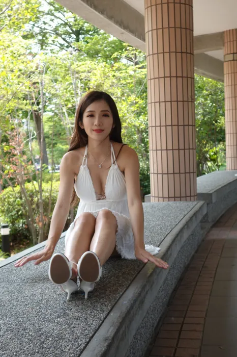 [街拍丝足] NO.039 Go Go 白色小禮服 高跟美腿外拍 #街拍丝足、美足#[118P]-088