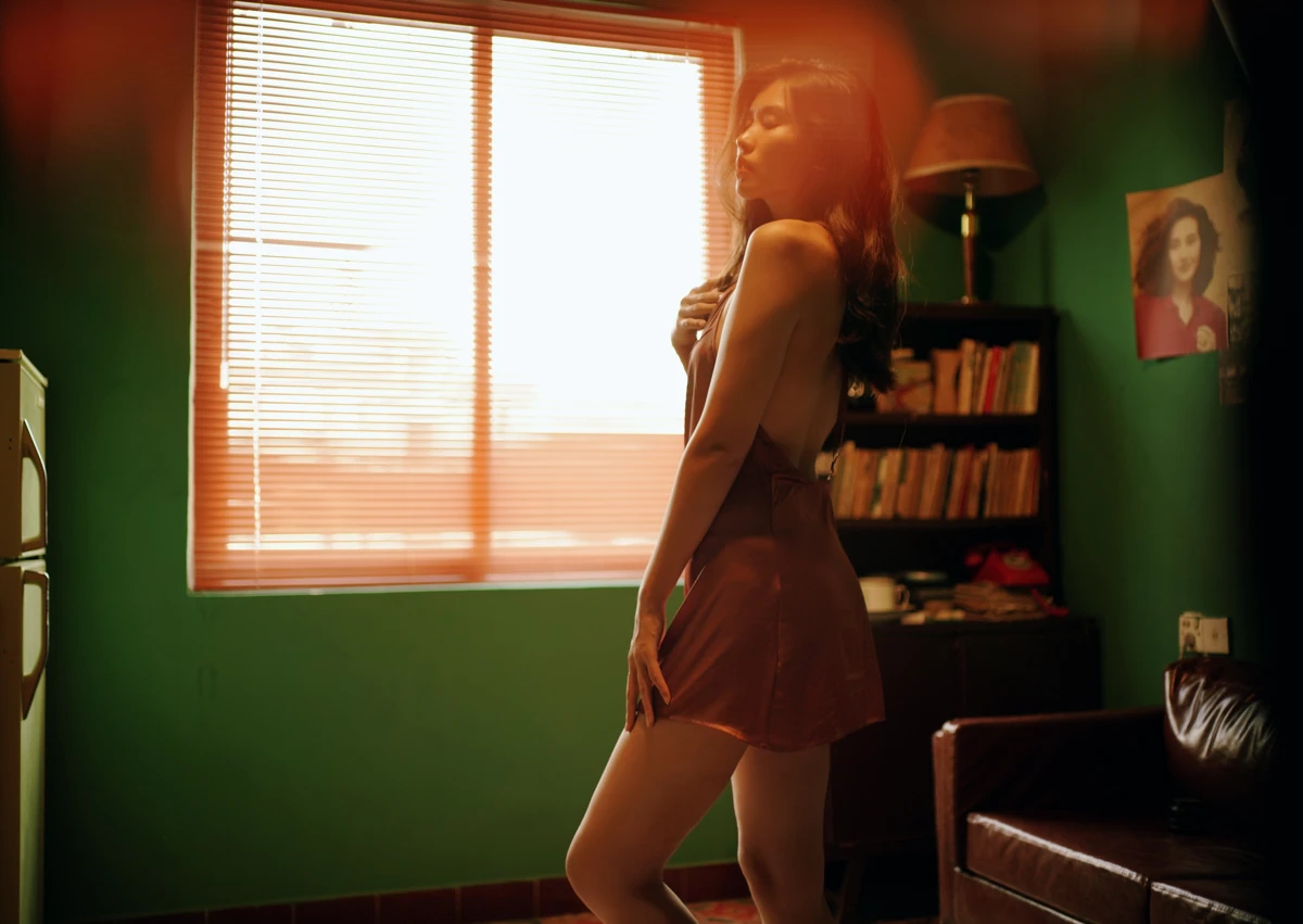 [艺图语]2023.01.14 Vol.2915 透过玻璃的情话#梅梅#[26P]-007