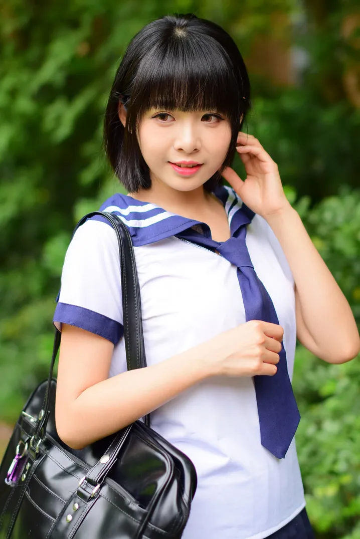[街拍丝足] NO.171 海琳 学生制服 #街拍丝足、美足#[73P]-023