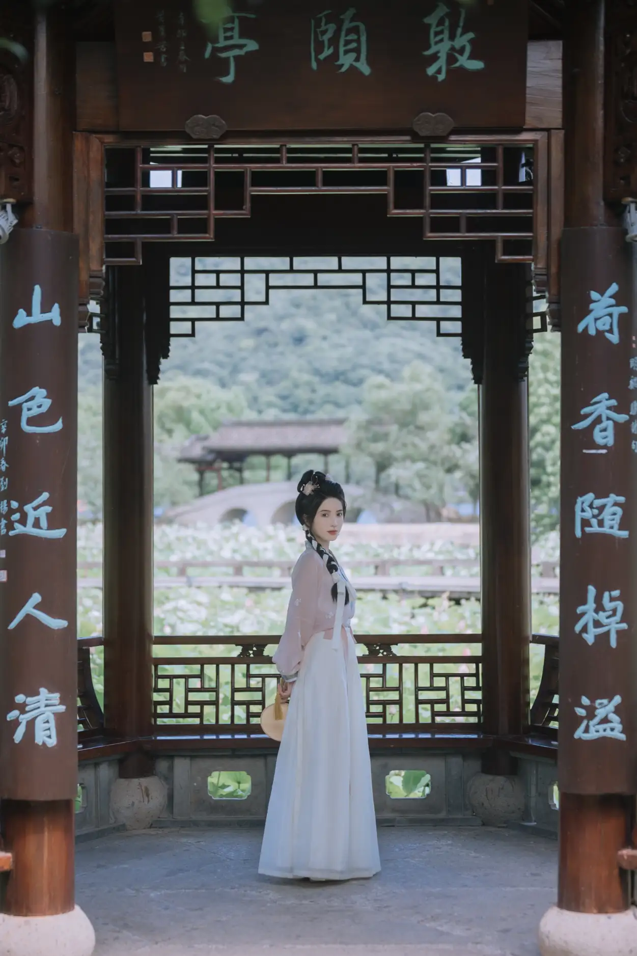 [艺图语] 2022.08.13 Vol.1698-006