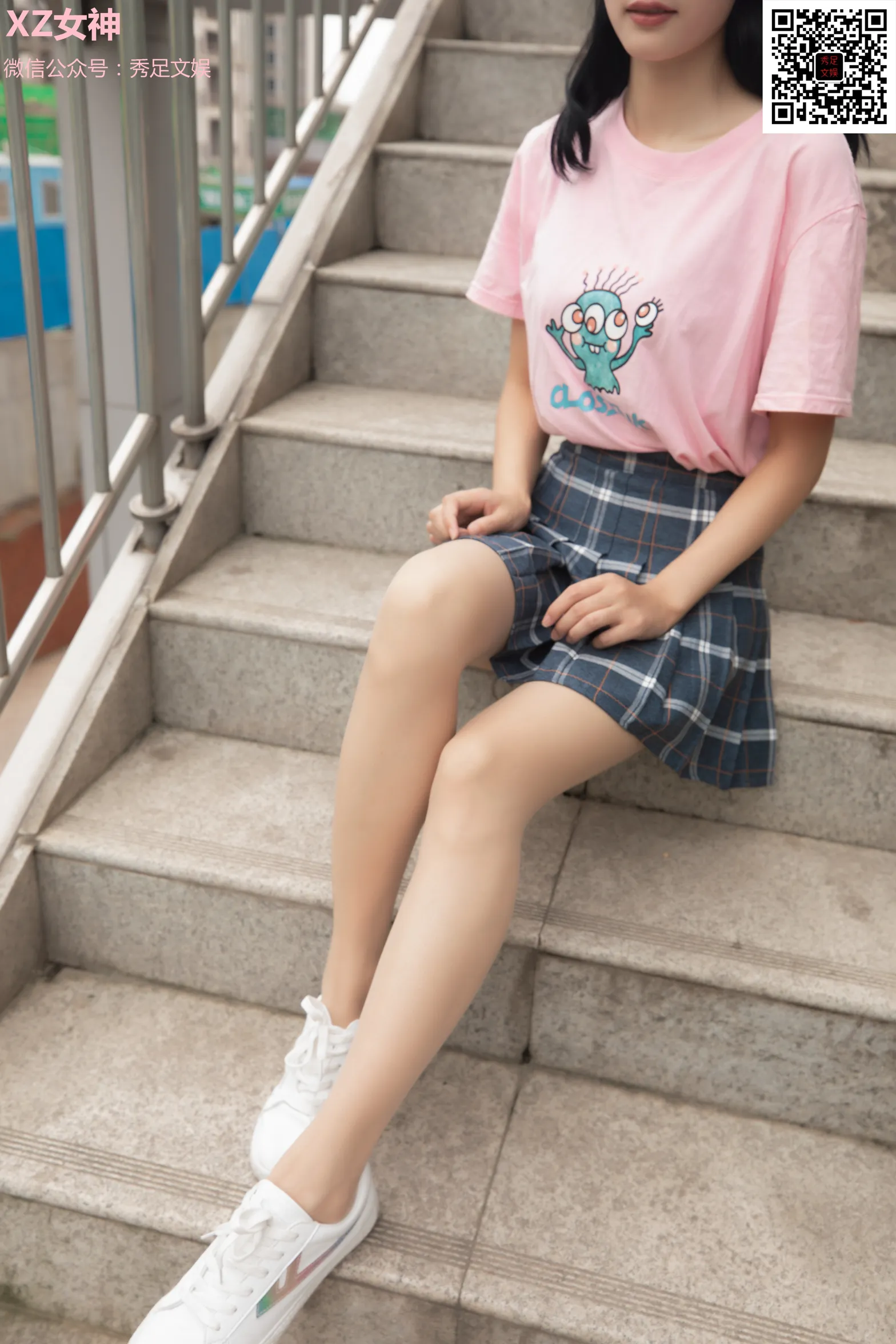 [街拍丝足] NO.006 青春无敌的百褶裙少女 #街拍丝足、美足#[60P]-022
