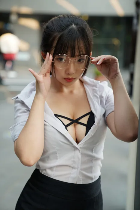 [街拍丝足] NO.078  陈家琳 OL短裙 高跟美腿外拍 #街拍丝足、美足#[100P]-021