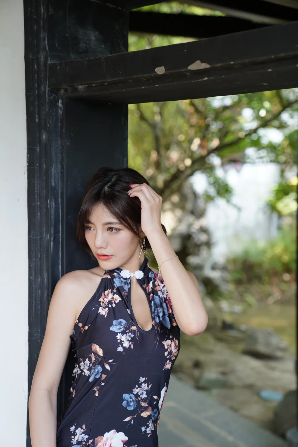 [街拍丝足] NO.104 陈葳 蓝花短旗袍高跟美腿 #街拍丝足、美足#[117P]-023