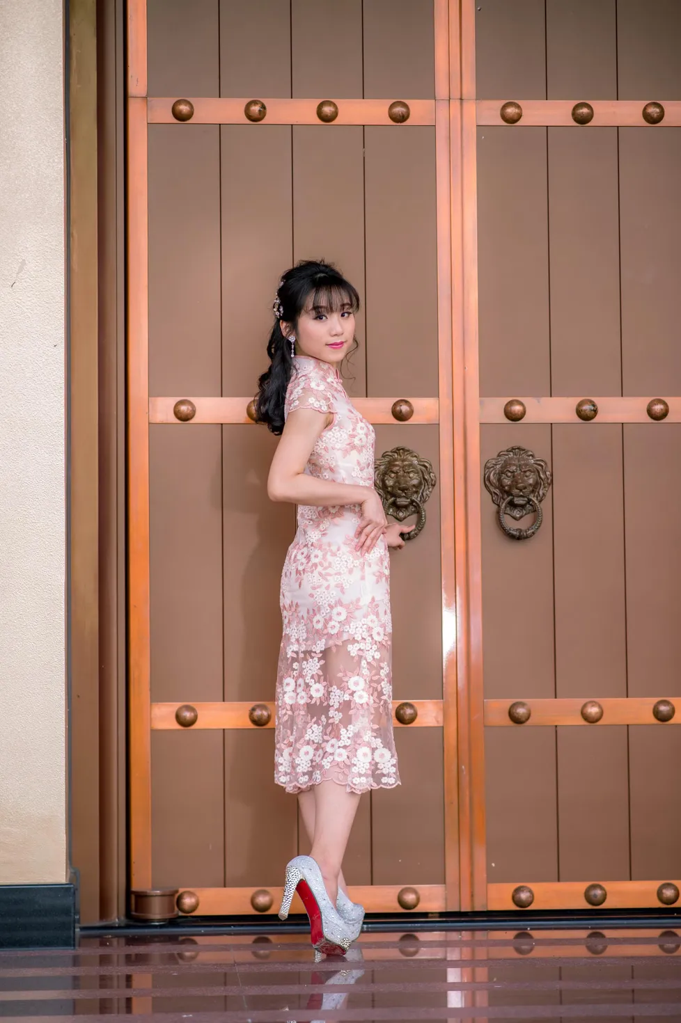 [街拍丝足] NO.188 余宸 旗袍高跟美腿 #街拍丝足、美足#[88P]-071