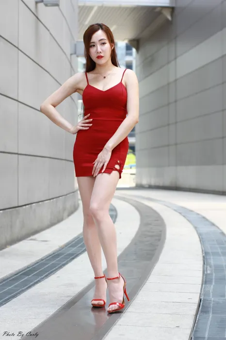[街拍丝足] NO.042 Dora 吊带紧身裙 高跟美腿外拍 #街拍丝足、美足#[137P]-007