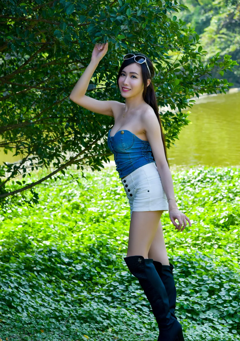 [街拍丝足] NO.181 妍希 露肩短裤长靴美腿 #街拍丝足、美足#[71P]-043