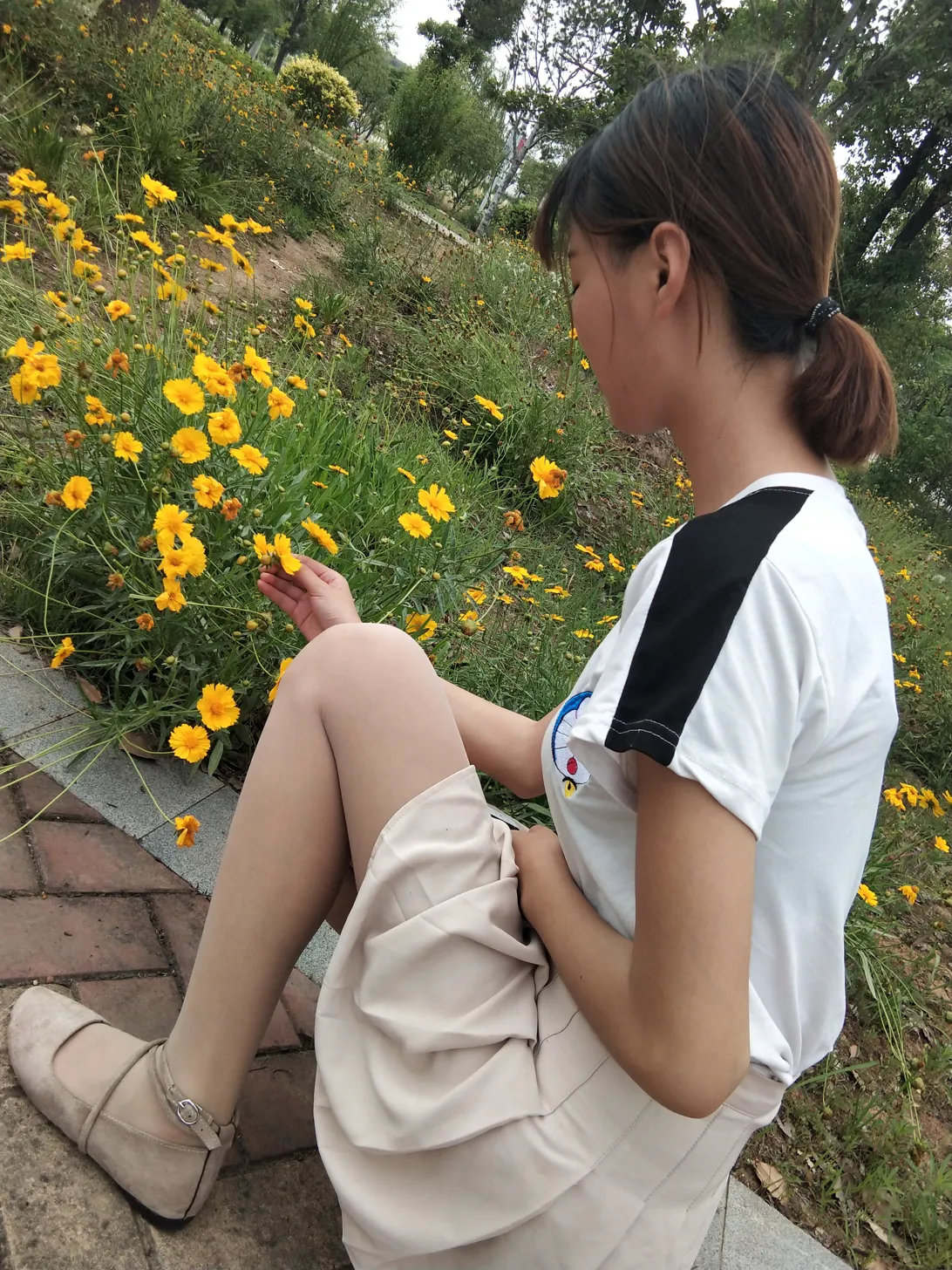 [街拍丝足] NO.016 肉丝绑带平底鞋[24P]-PicJJ