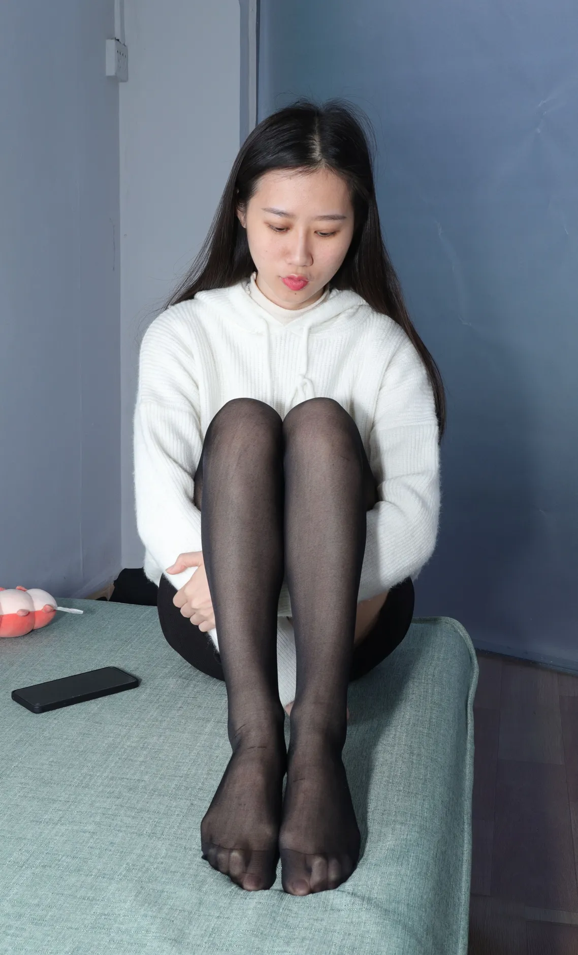 [街拍丝足] NO.122 热裤黑丝筒袜 #街拍丝足、美足#[118P]-085