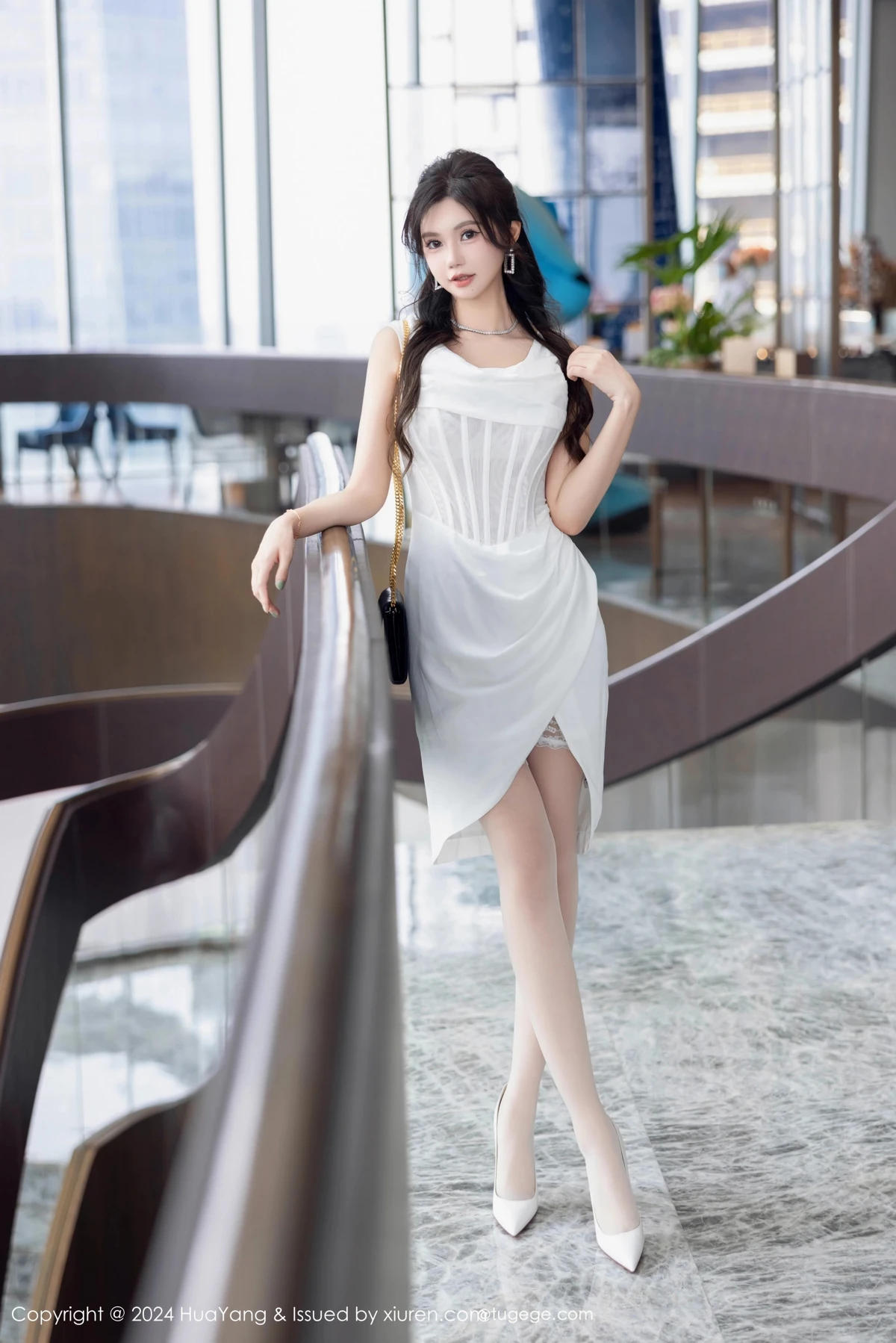 [花漾] 2024.10.12 VOL.612 绮里嘉ula、秀人旗下#[86P]-004