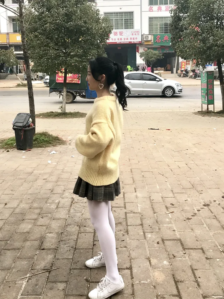 [街拍丝足] NO.007 操场散拍合集 #街拍丝足、美足#[91P]-030
