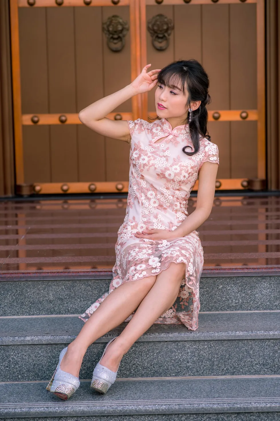 [街拍丝足] NO.188 余宸 旗袍高跟美腿 #街拍丝足、美足#[88P]-084