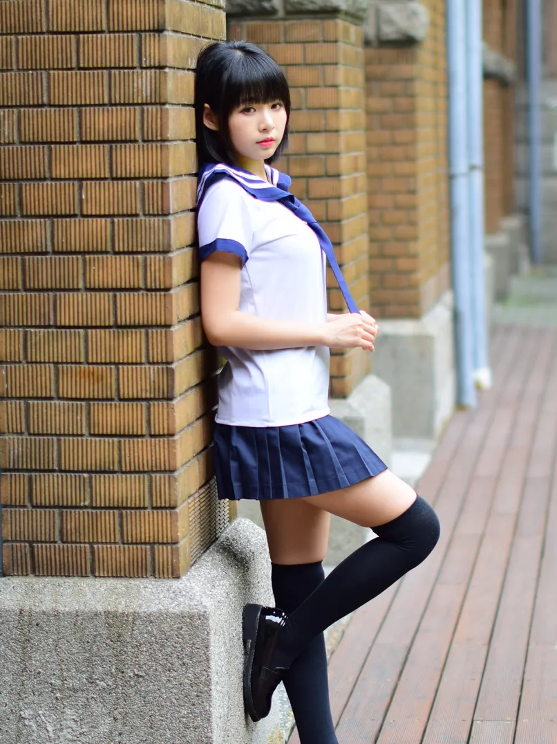 [街拍丝足] NO.171 海琳 学生制服 #街拍丝足、美足#[73P]-064