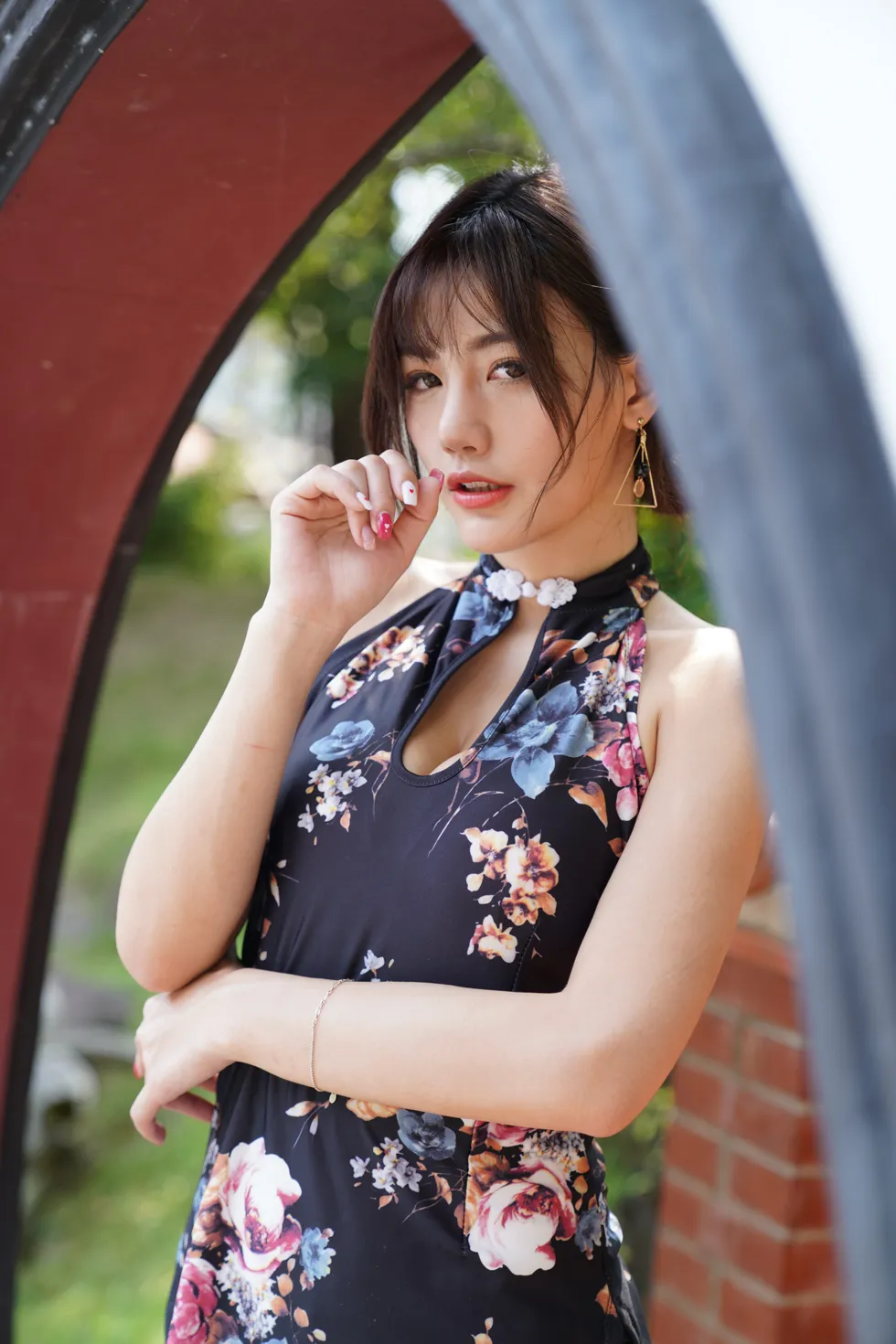 [街拍丝足] NO.104 陈葳 蓝花短旗袍高跟美腿 #街拍丝足、美足#[117P]-088