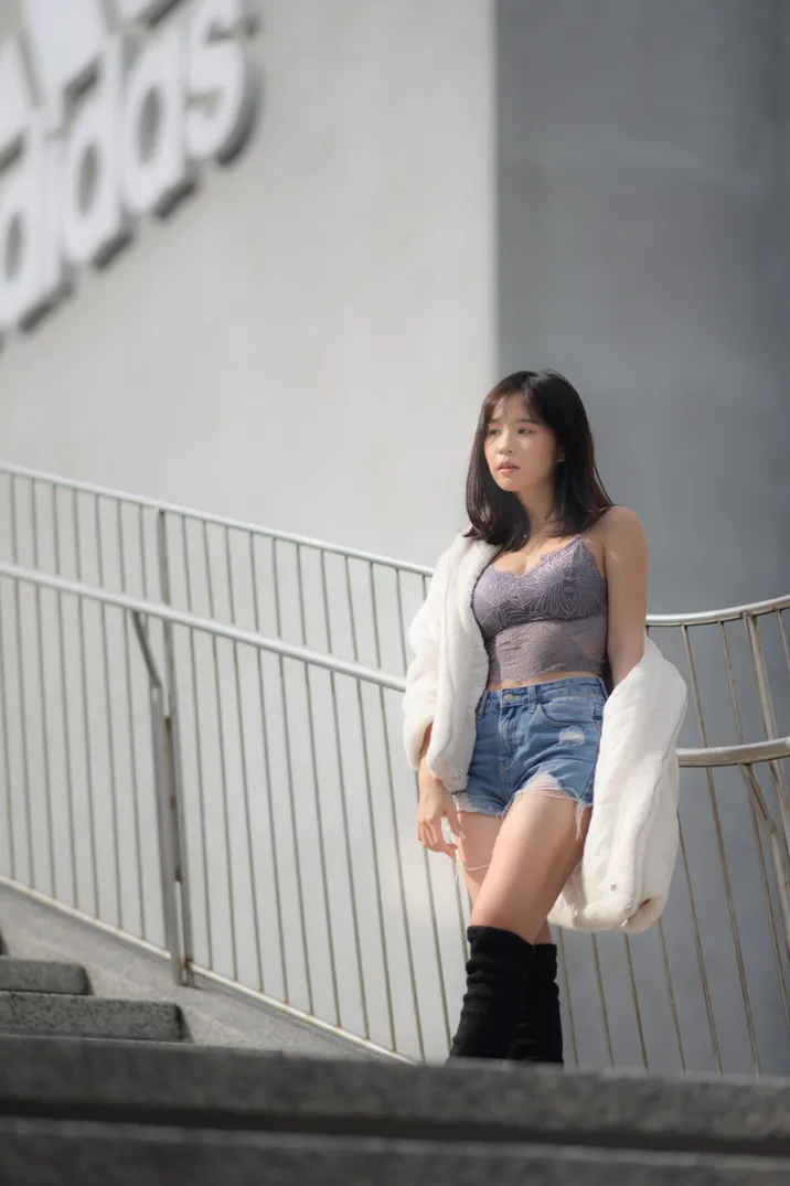 [街拍丝足] NO.215 YoYo 牛仔短裤长靴 #街拍丝足、美足#[109P]-058