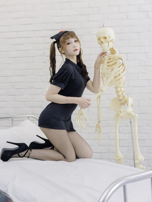 [街拍丝足] NO.070  乔乔儿 黑暗护士 丝袜高跟美腿外拍 #街拍丝足、美足#[38P]-014