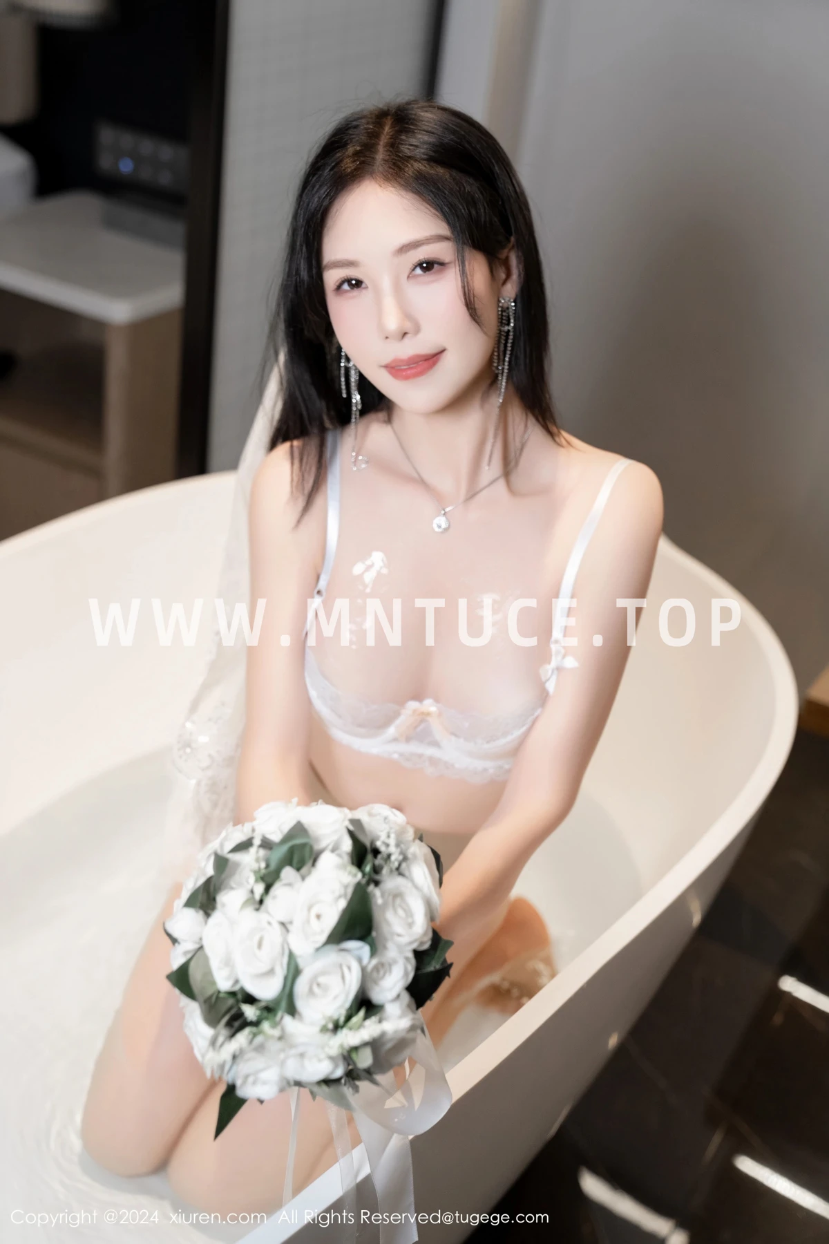 [秀人网] 2024.08.09 No.8998 利世、秀人旗下#[100P]-072