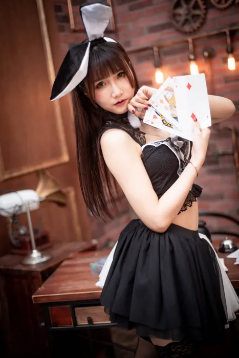 [街拍丝足] NO.079  乔乔儿 兔女郎 高跟美腿外拍 #街拍丝足、美足#[48P]-039