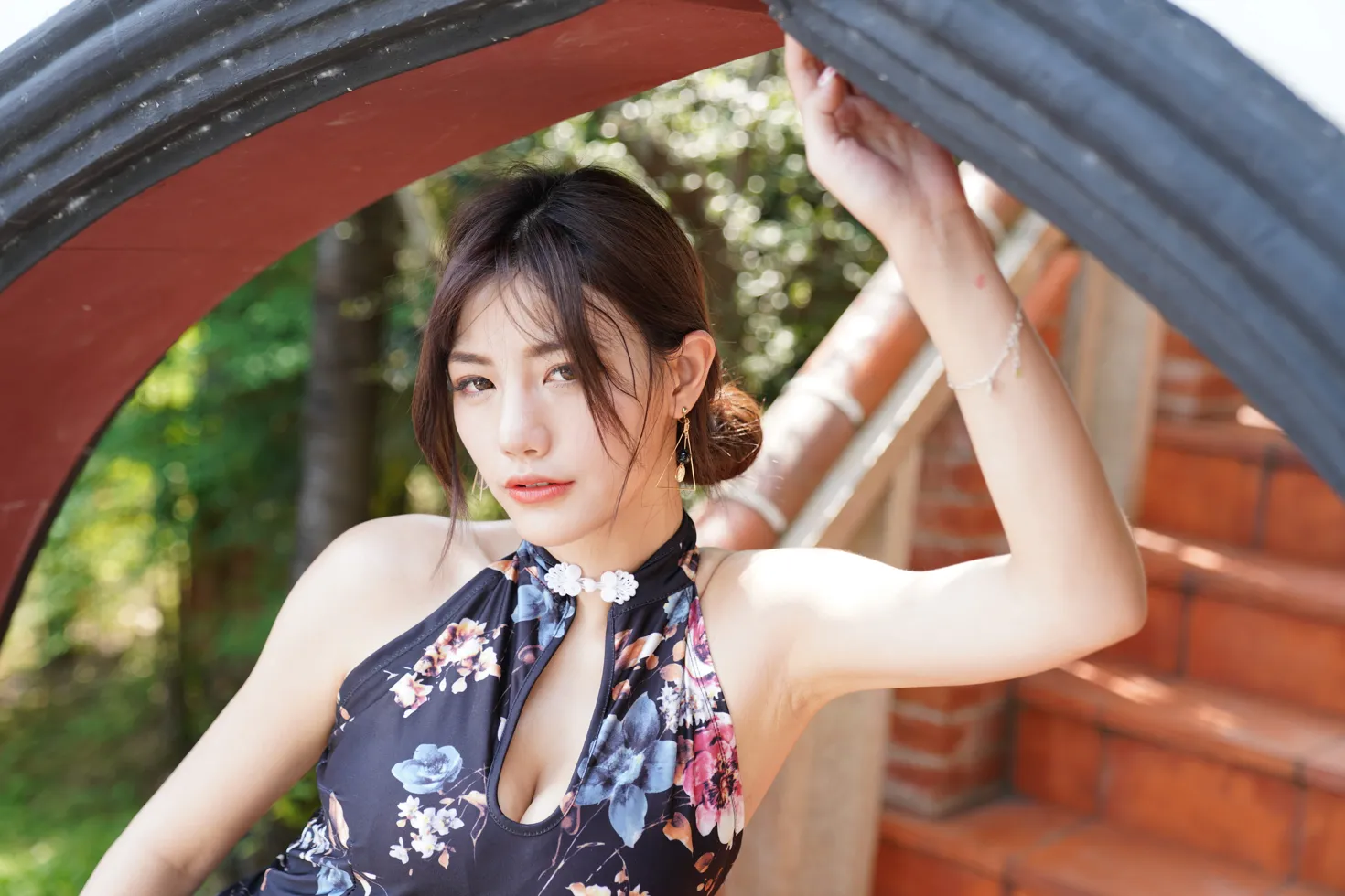[街拍丝足] NO.104 陈葳 蓝花短旗袍高跟美腿 #街拍丝足、美足#[117P]-018